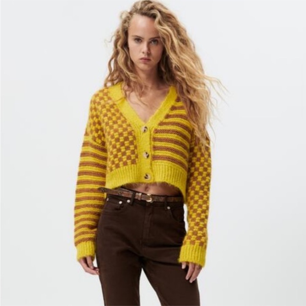 HYFVE  knit crop Yellow Brown V-Neck button front jacquard Sweater